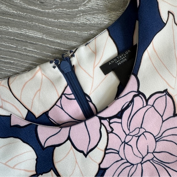 Ann Taylor Floral Dress in Pink and Navy 00P - Picture 3 of 8